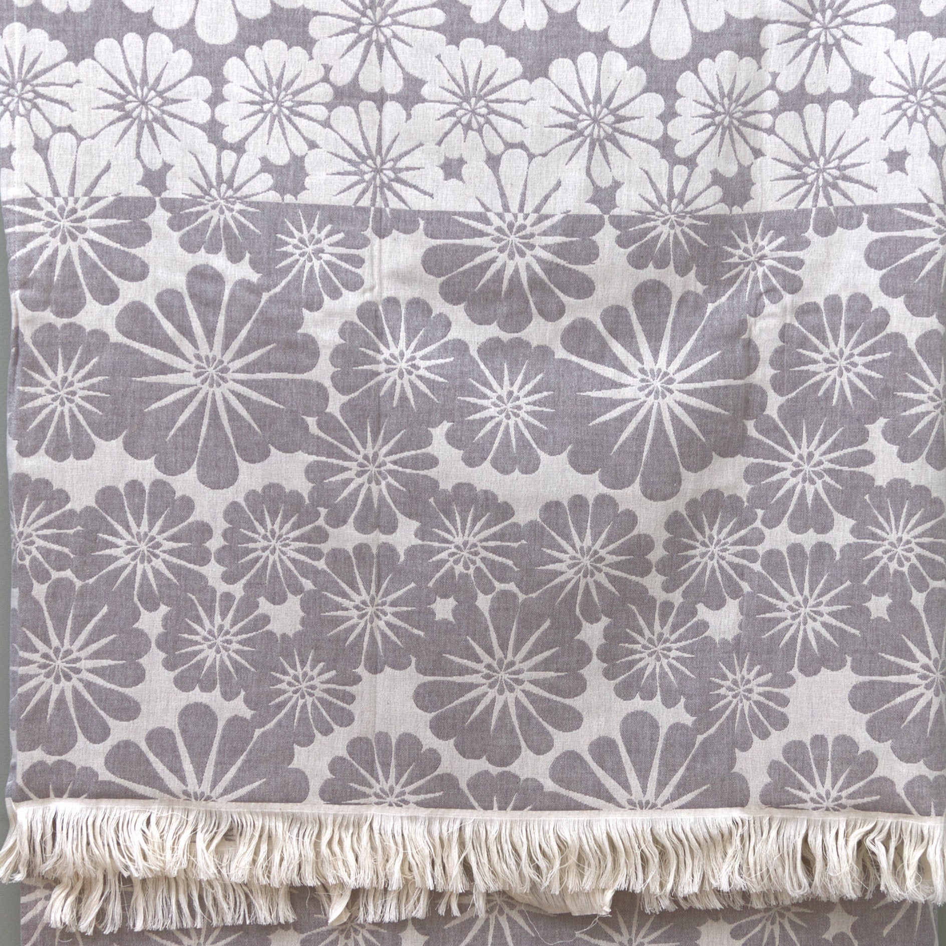 Wearable Bloom Pattern Throw: 2 Colors