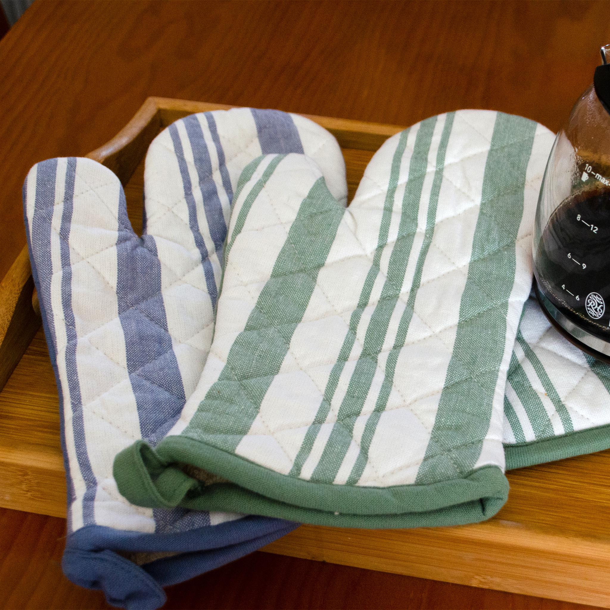 Decade Classics-Oven Mitt and Pot Holder Set