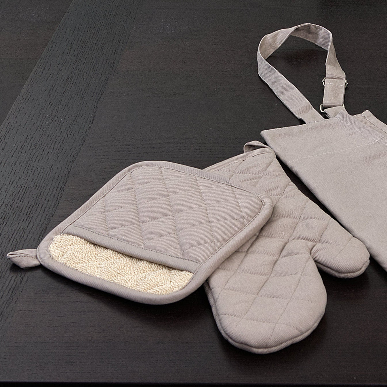 Grill & Drill-Tough Oven Mitt and Pot Holder Set