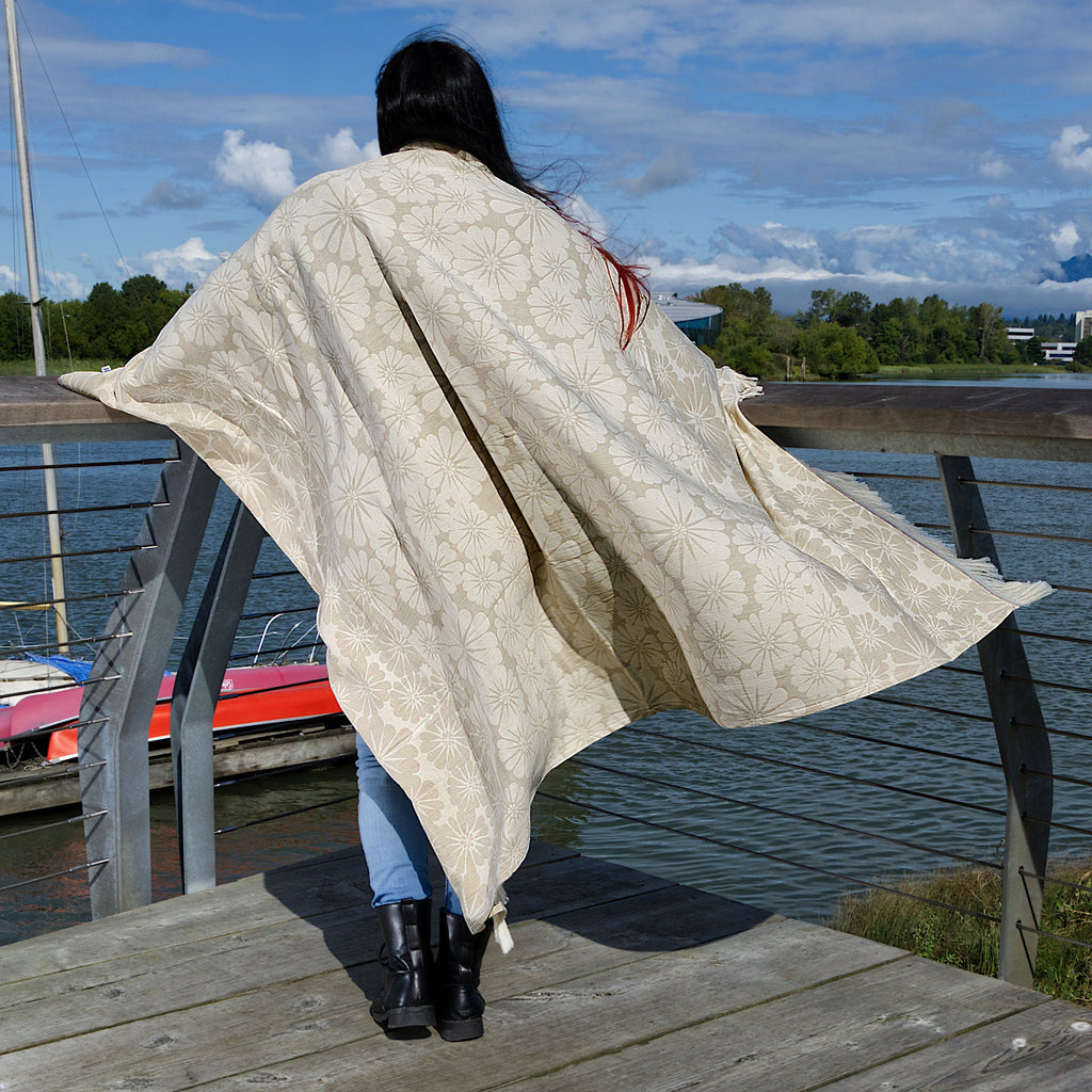 Wearable Bloom Pattern Throw: 2 Colors