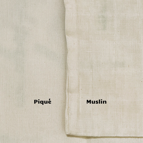 Comparison of pique and muslin fabric textures with labels.