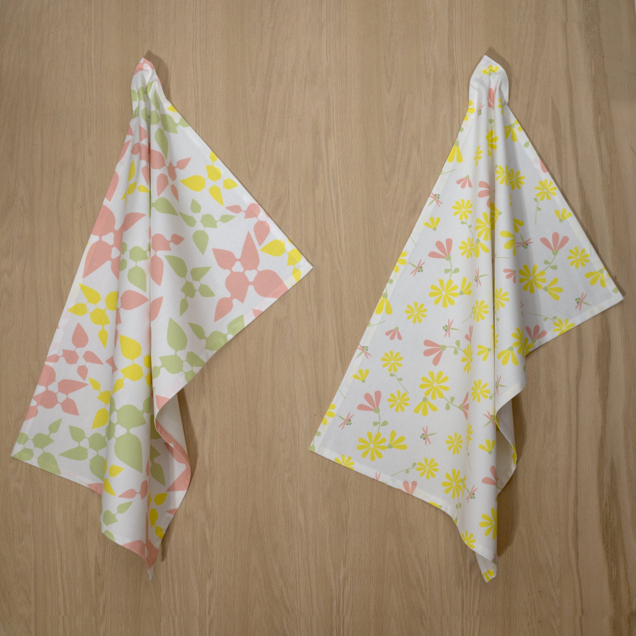 Shy Dragonfly Tea Towels: Set/3