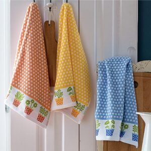 set of 3 deep pile terry towels, polka pot design, hanging