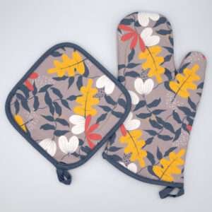Just leaves design mitt and hot pad in orange oak from hem and tassel
