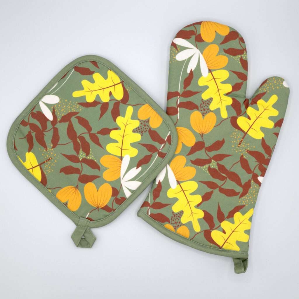 Just leaves design mitt and hot pad in yellow oak from hem and tassel