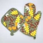 Just leaves design mitt and hot pad in yellow oak from hem and tassel