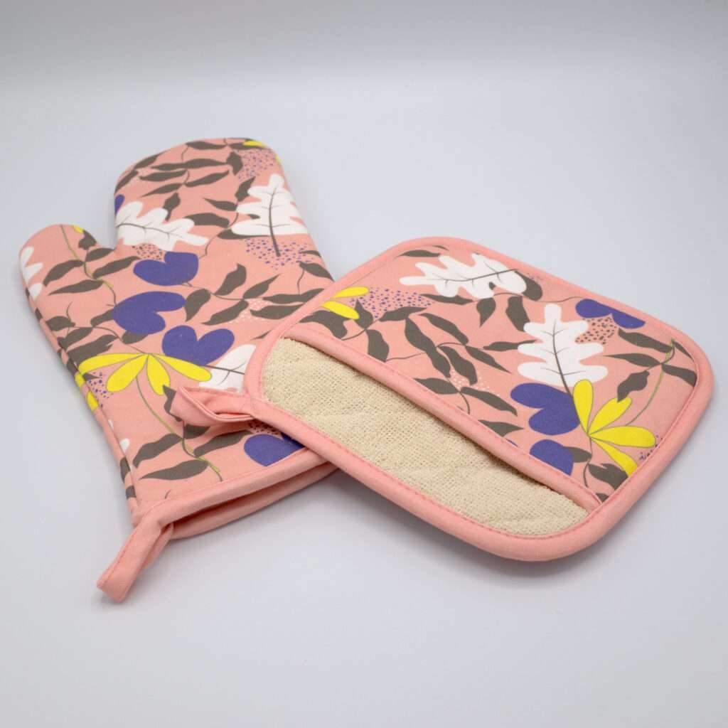 Just leaves design mitt and pocketed hot pad in white oak from hem and tassel
