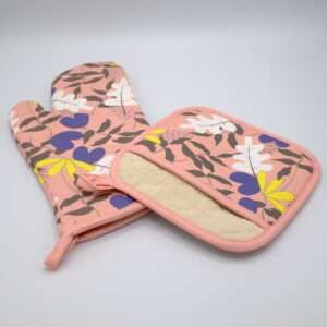 Just leaves design mitt and pocketed hot pad in white oak from hem and tassel