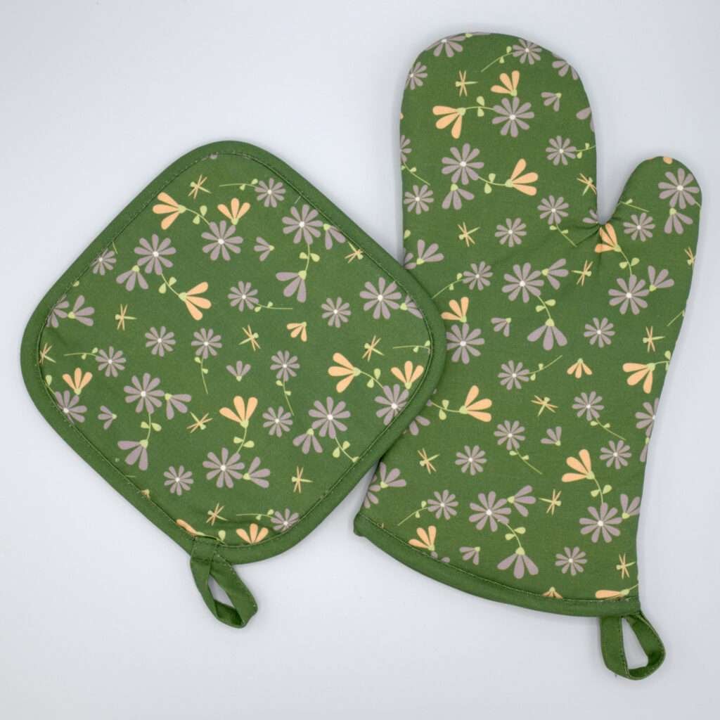Shy dragonfly design mitt and hot pad in green from hem and tassel
