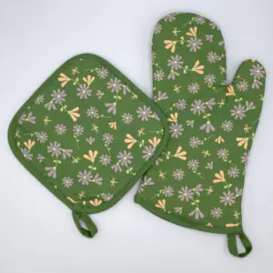 Shy dragonfly design mitt and hot pad in green from hem and tassel