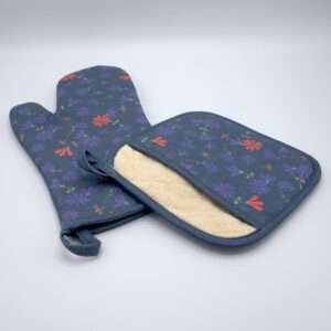 Shy dragonfly design mitt and pocketed hot pad in oil from hem and tassel