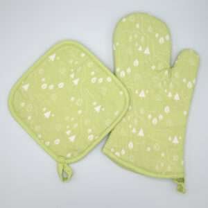 Tiny countryside design mitt and hot pad in mint from hem and tassel