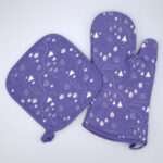 Tiny countryside design mitt and hot pad in purple from hem and tassel
