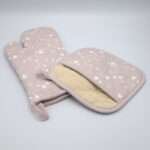 Tiny countryside design mitt and pocketed hot pad in grey from hem and tassel