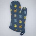 magic design oven mitt from hem and tassel