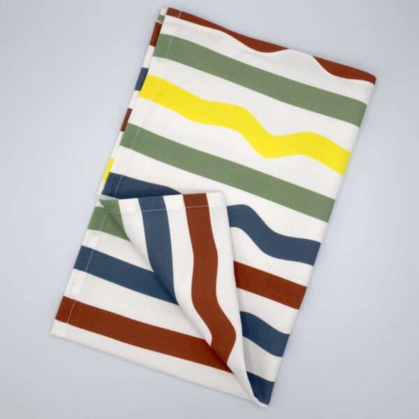 Not straight design bold-standard tea towel flat folded from hem and tassel