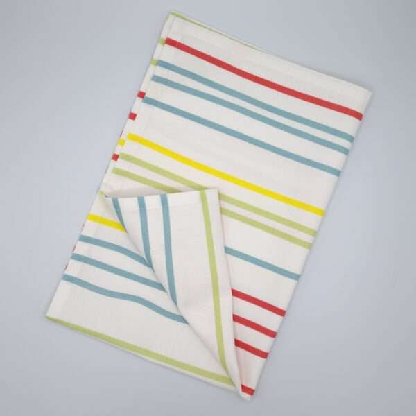 Not straight design medium-slim tea towel flat folded from hem and tassel