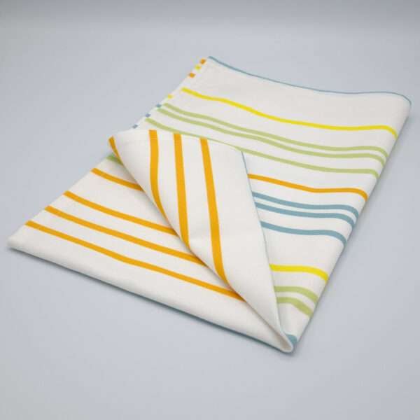 Not straight design mild-slim tea towel folded from hem and tassel