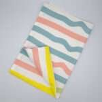 Not straight design mild-standard tea towel flat folded from hem and tassel