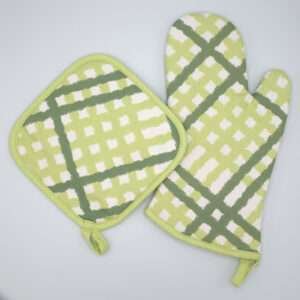 Jute impossible design mitt and hot pad in mint from hem and tassel