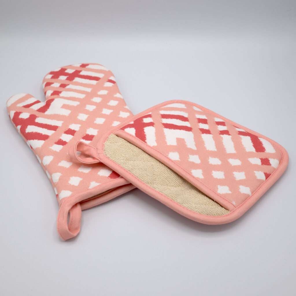 Jute impossible design mitt and pocketed hot pad in blush from hem and tassel