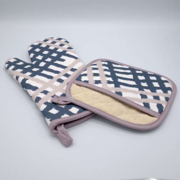 Jute impossible design mitt and pocketed hot pad in slate from hem and tassel